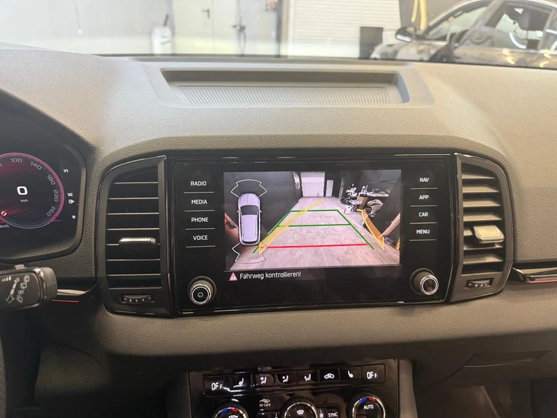 Originale Rückfahrkamera für Skoda Karoq NU7 inkl. Einbau (Nachrüstung)