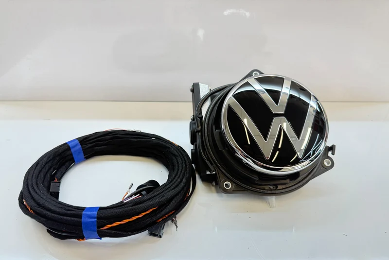 Originale Rückfahrkamera für Volkswagen Passat B8 inkl. Einbau (Nachrüstung)
