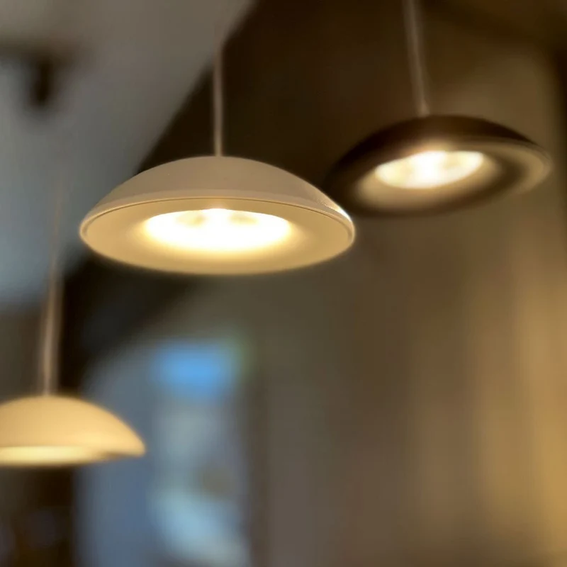 s.luce Santa Air LED Esszimmer-Pendelleuchte 8-flammig Ø 80cm Baldachin