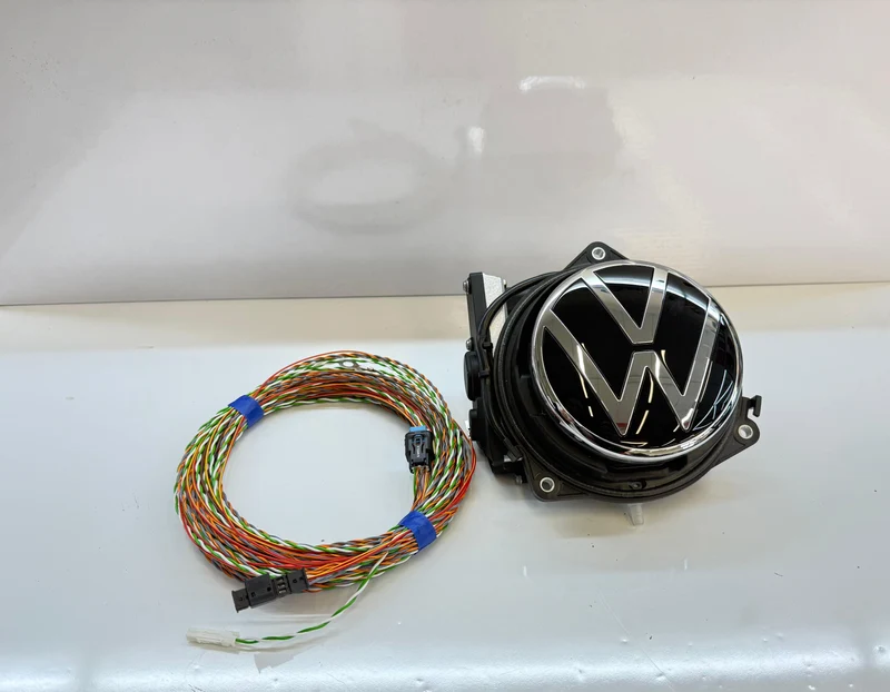 Originale Rückfahrkamera für Volkswagen Golf 8 inkl. Einbau (Nachrüstung)