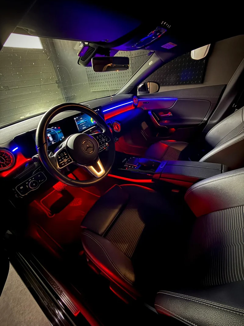 Ambientebeleuchtung für Mercedes CLA W118 64 Farben inkl. Einbau (Nachrüstung)