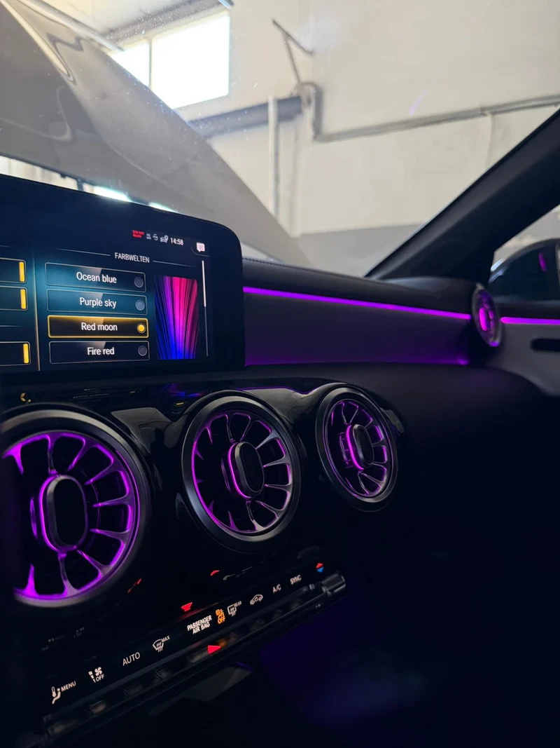 Ambientebeleuchtung für Mercedes CLA W118 64 Farben inkl. Einbau (Nachrüstung)