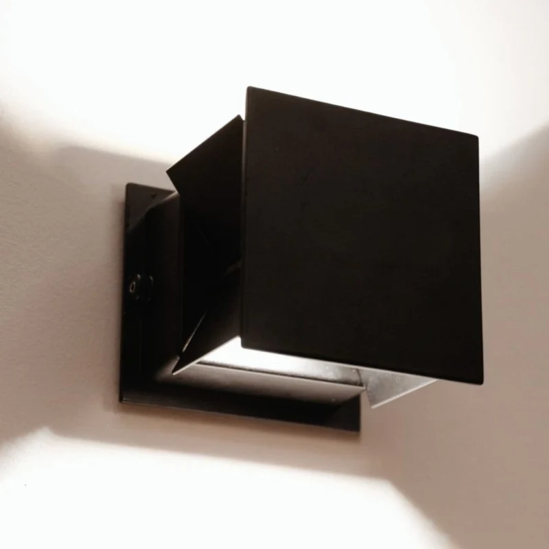 s.luce Ixa LED Wandlampe mit Bewegungsmelder