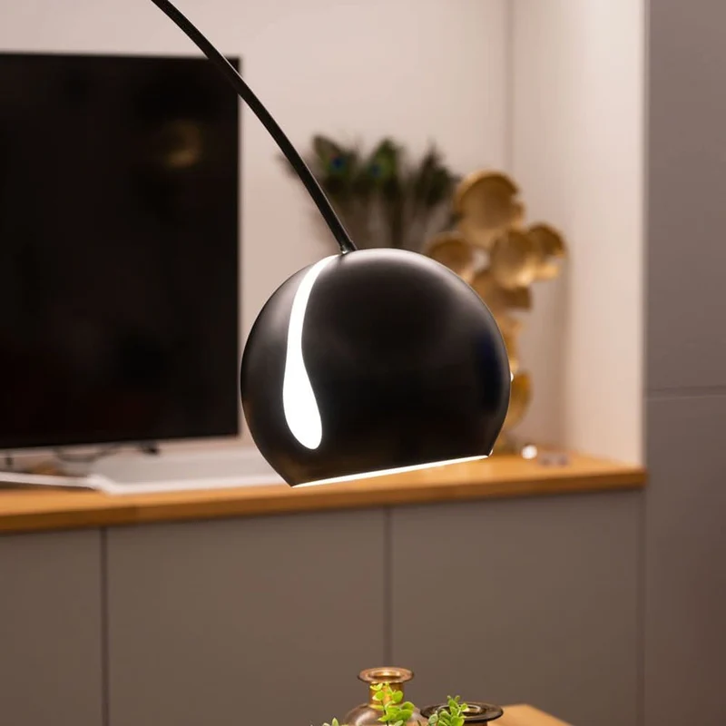s.luce Ball Design-Bogenlampe mit Marmorfuß modern