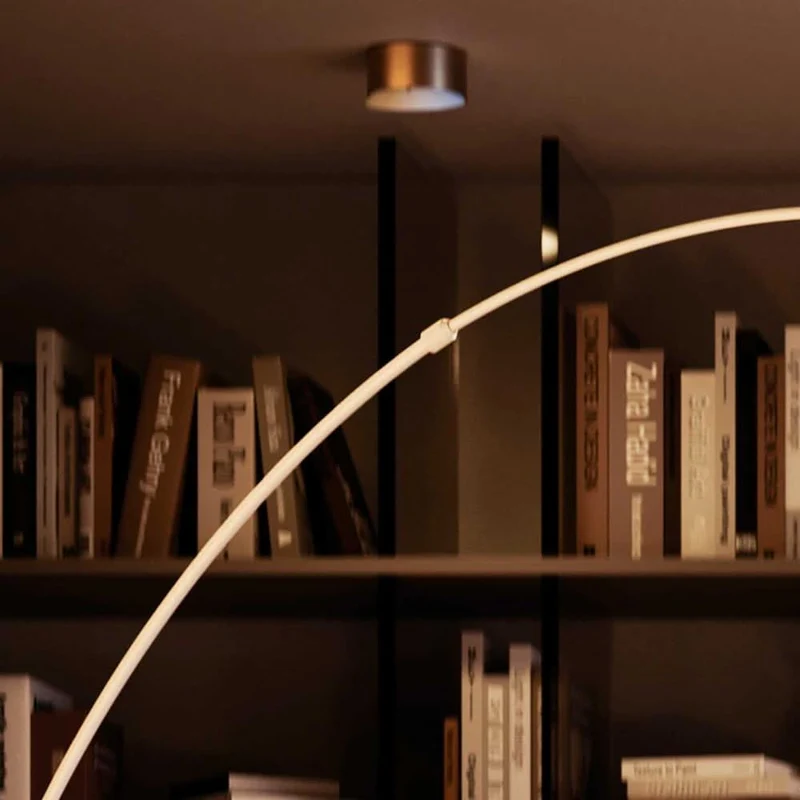 s.luce Ball Design-Bogenlampe mit Marmorfuß modern