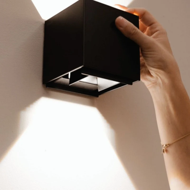 s.luce Ixa LED Wandlampe verstellbare Winkel Innen & Außen IP44