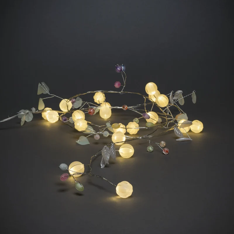 Konstsmide LED-Dekolichterkette Blätter und Früchte, 20 warmweiße LEDs, 6h Timer, batteriebetrieben