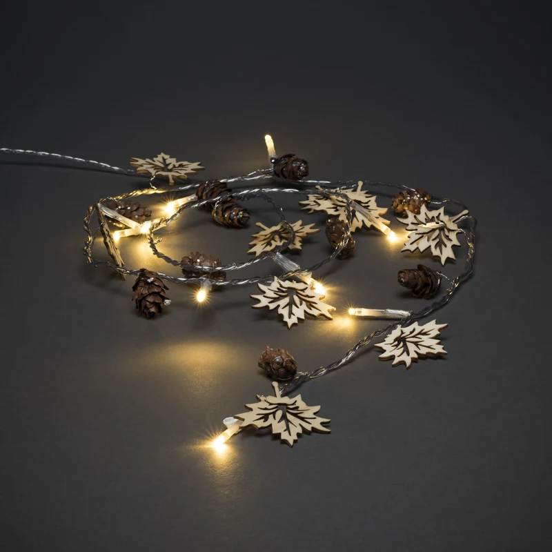 Konstsmide LED-Dekolichterkette Blätter und Zapfen, 10 warmweiße LEDs, 6h Timer, Holz, batteriebetrieben