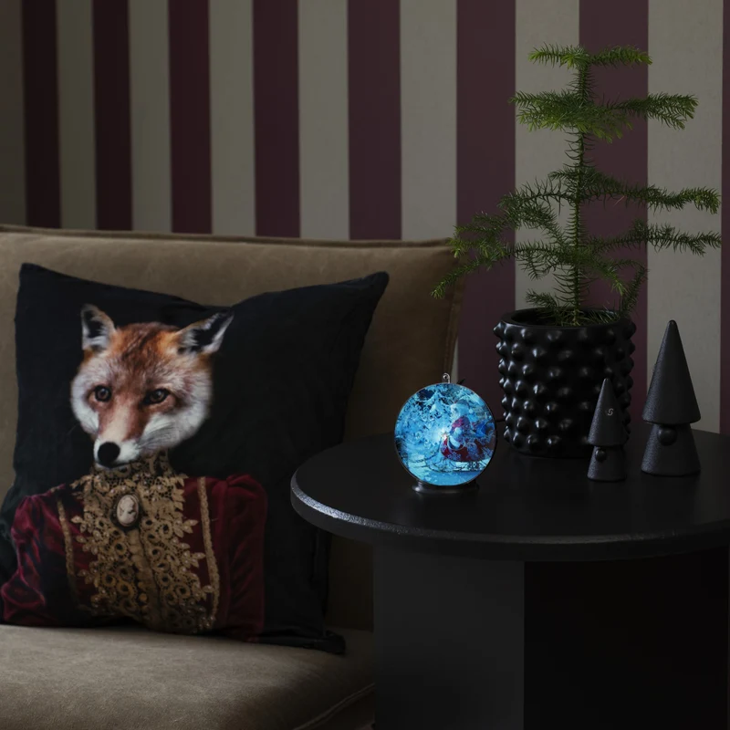 Konstsmide 3D LED-Hologrammkugel Weihnachtsmann mit Schlitten, 2h-Timer