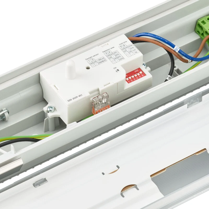 Philips CoreLine | LED-Lichtleiste | 120 cm | 30,5 W | 4000 K – Naturweiß (840) | IP65 | Bewegungs- und Lichtsensor