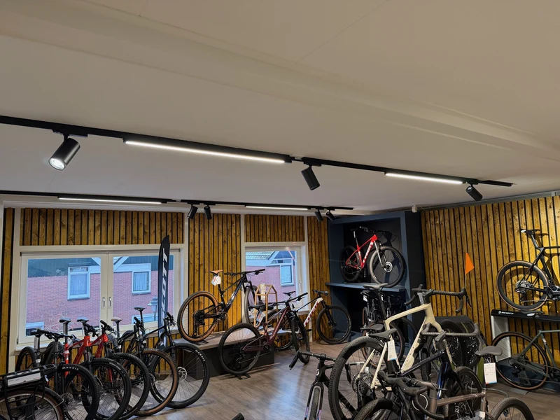 3-Phasen Schienenleuchte | ARGUS | Länglich | 120cm | Schwarz | 30 Watt