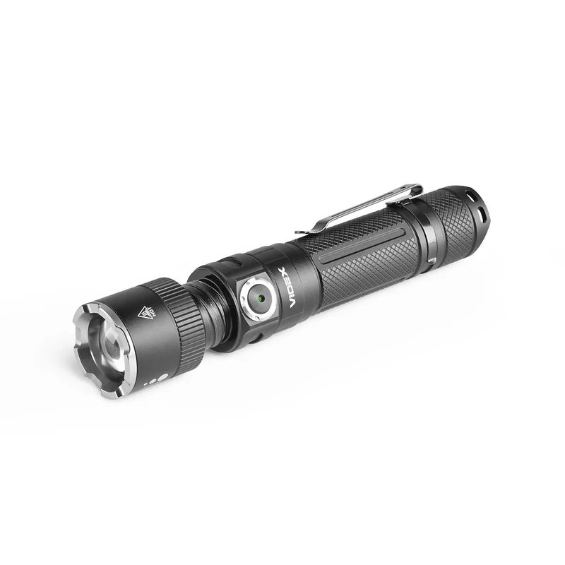 LED-Taschenlampe | Wiederaufladbar | 20W | 1500 Lumen | 5000kHz | IP67 | mit Zoomfunktion