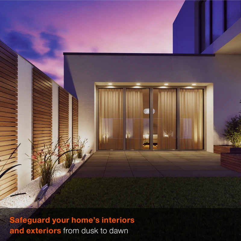 SYLVANIA Dusk to Dawn PAR38 LED Light Bulb with Auto On/Off Light Sensor, 120W = 14W, 1250 Lumens, 5000K, Daylight - 1 Pk