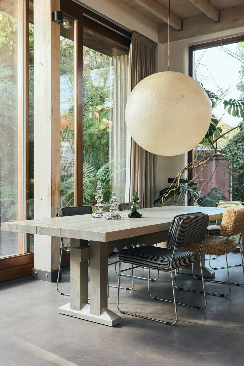 Endless dining chair: stripe, monochrome