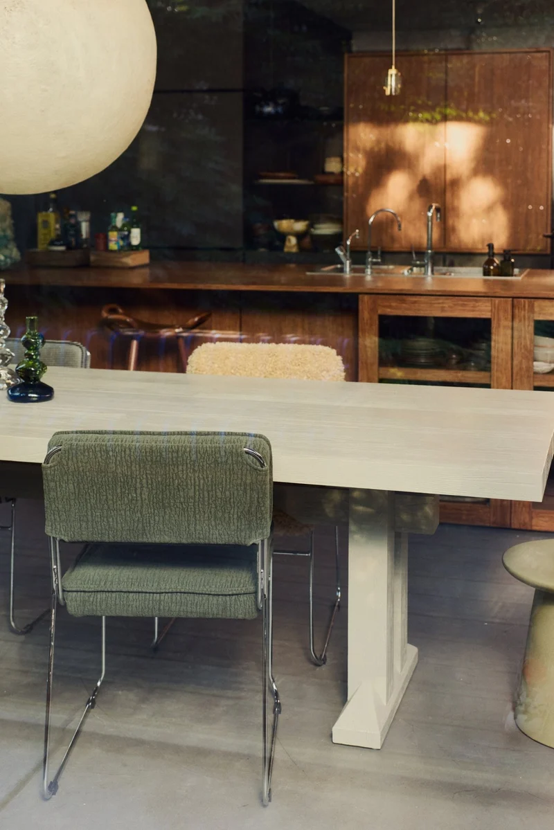 Endless dining chair: edge, wild olive