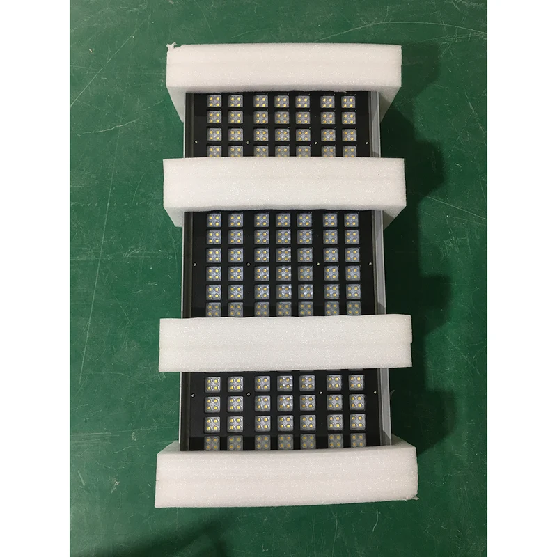 3 stycken (1 kartong) LED High Bay Flat 120W