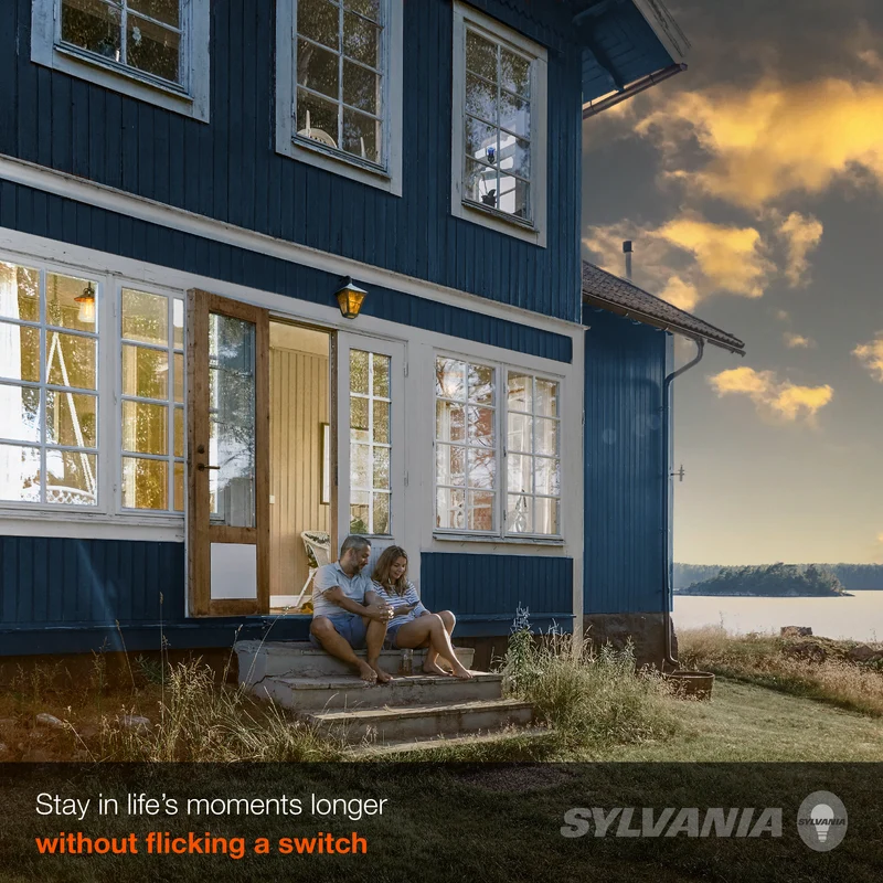 SYLVANIA Dusk to Dawn A19 LED Light Bulb with Auto On/Off Light Sensor, 60W=9W, 800 Lumens, 5000K, Daylight - 1 Pack (41289)