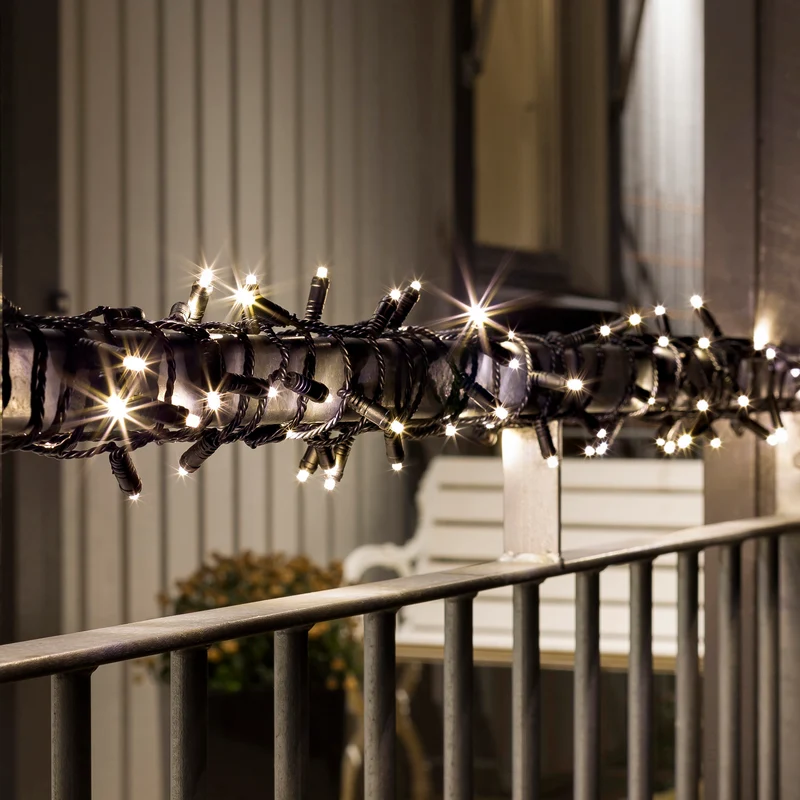 Konstsmide LED-Lichterkette, warmweiß, mit 9h Timer, IP44