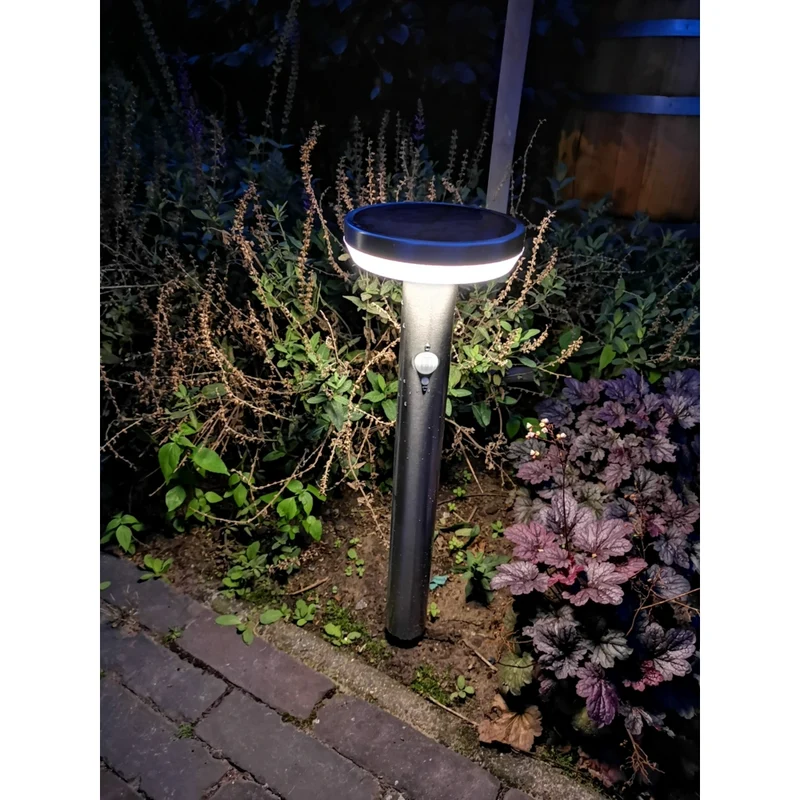 Solar-LED-Standleuchte für den Außenbereich mit Sensor | Spieß | rund | 4,4W | 3000K – Warmweiß