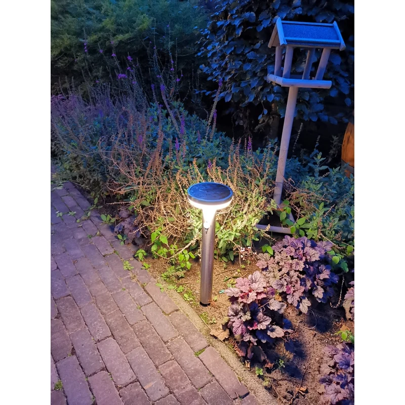 Solar-LED-Standleuchte für den Außenbereich mit Sensor | Spieß | rund | 4,4W | 3000K – Warmweiß