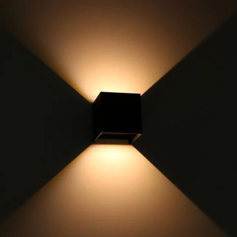 LED-Würfel-Wandleuchte 6W | Vom Dimmen zum Warmen | IP65 | Schwarz | 2000–3000 K