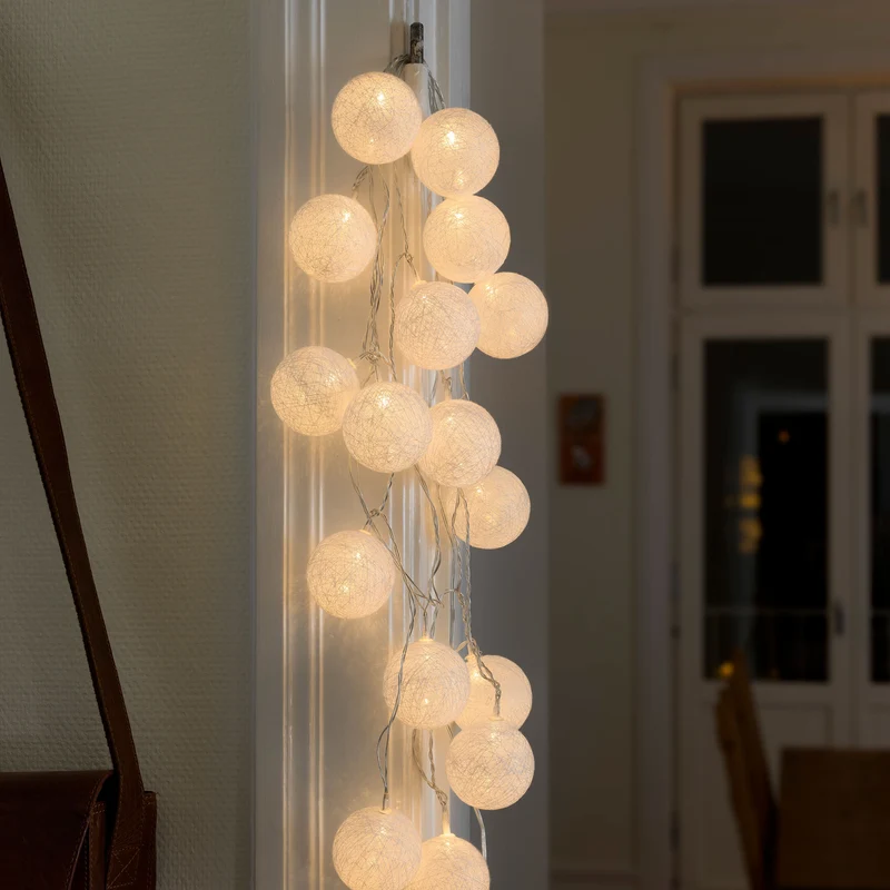 Konstsmide LED-Dekolichterkette, Baumwollkugeln, 6cm