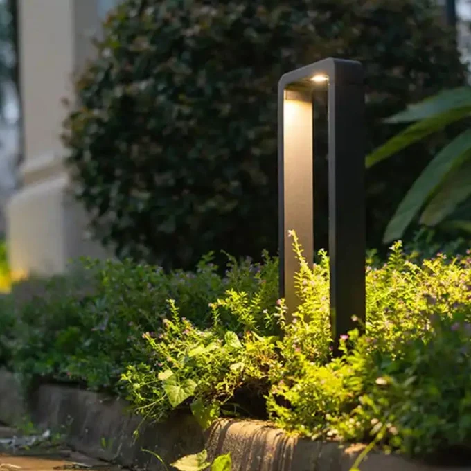 LED Garden Post - Stehende Außenleuchte | 7 Watt | 40cm | Schwarz | IP65 | 3000K - Warmweiß | BALI