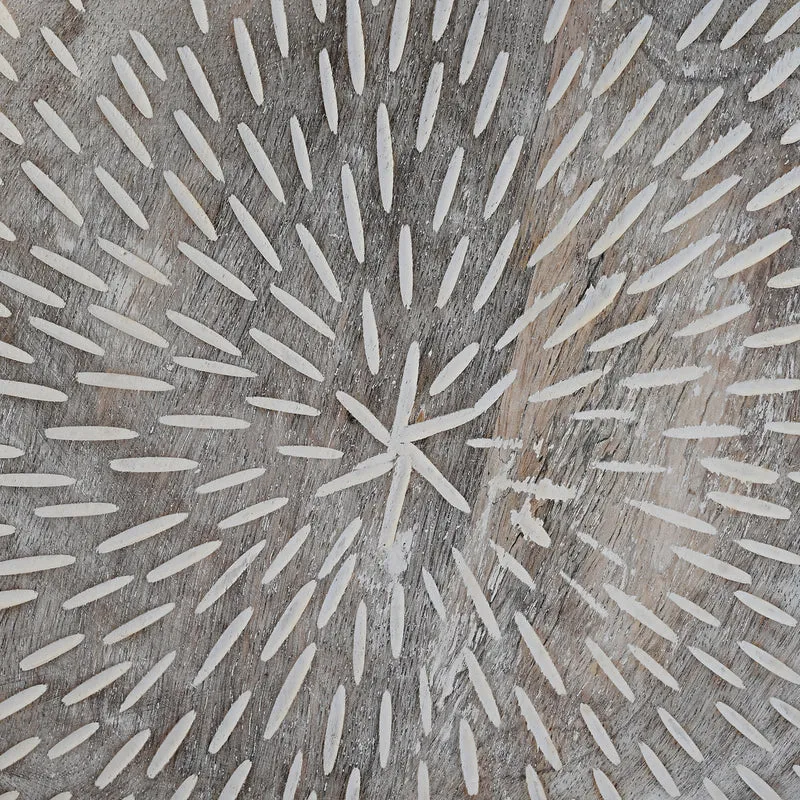 NAKKASHI handgeschnitzte Tischleuchte mit rundem Design, Holzsockel, Stoffschirm, 25x10x38 cm, Antikweiß