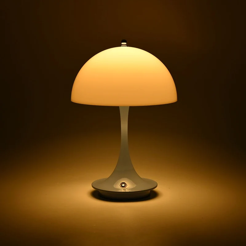 Designerlampe: Kabellos dimmbare Pilz-Tischlampe mit 3 Lichteinstellungen, weiß
