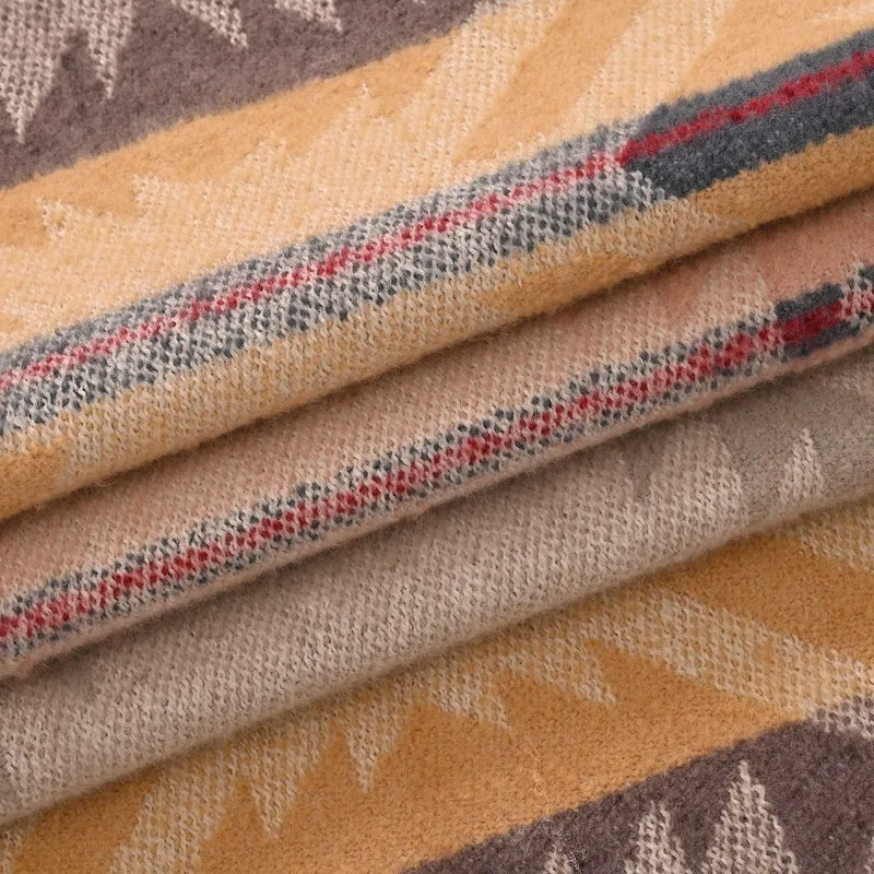 Strickdecke mit Geo-Muster und Fransen, 127x177 cm, Blau
