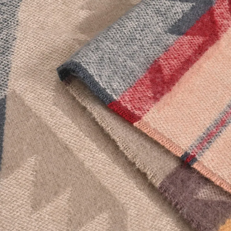 Strickdecke mit Geo-Muster und Fransen, 127x177 cm, Blau