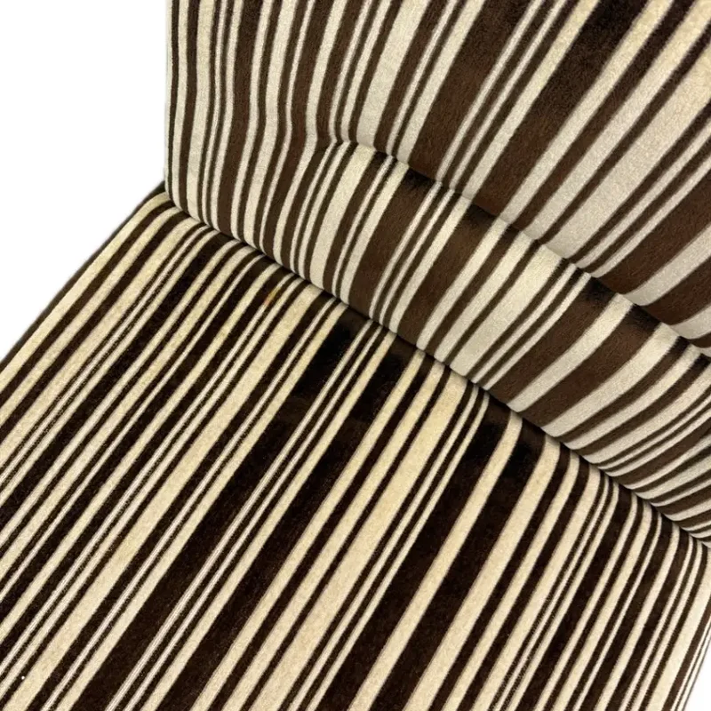 Vintage Easy Chair 70er Jahre — Velourskord, verchromte Kugelfüße