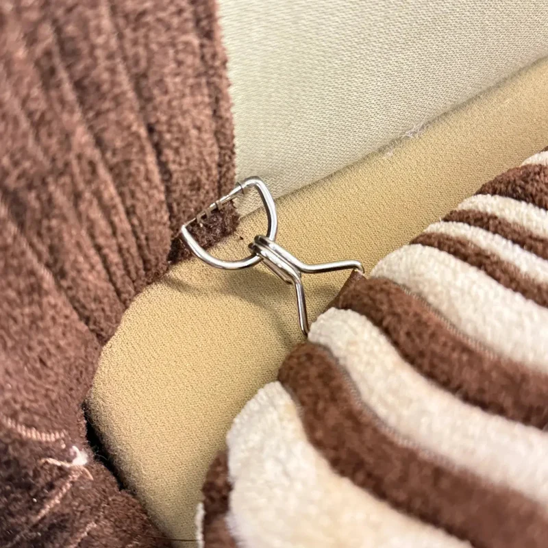Vintage Easy Chair 70er Jahre — Velourskord, verchromte Kugelfüße