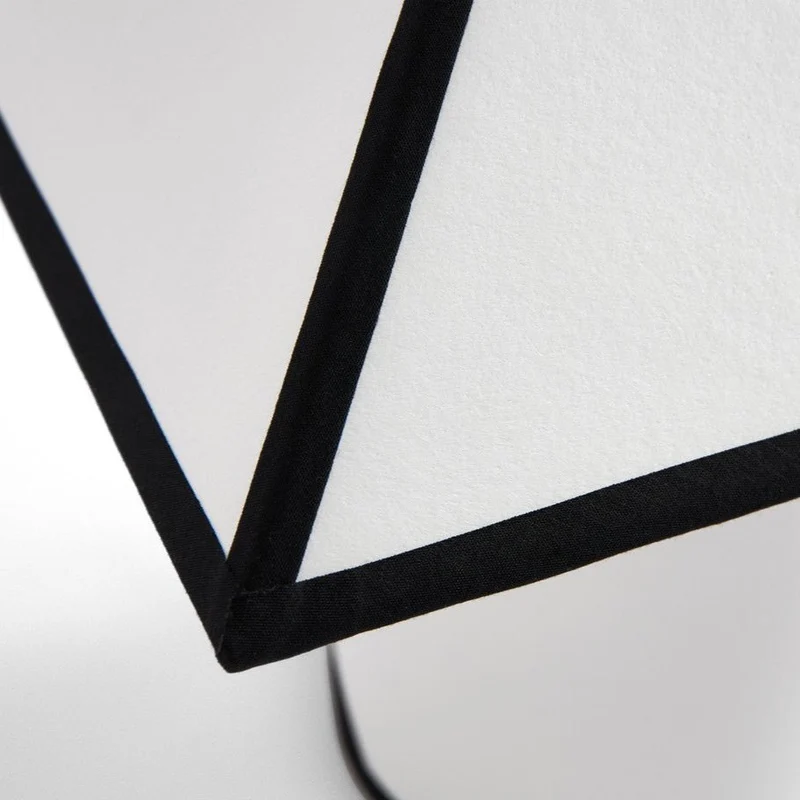 Tischleuchte Ava Pyramid Lamp 450 - HAY