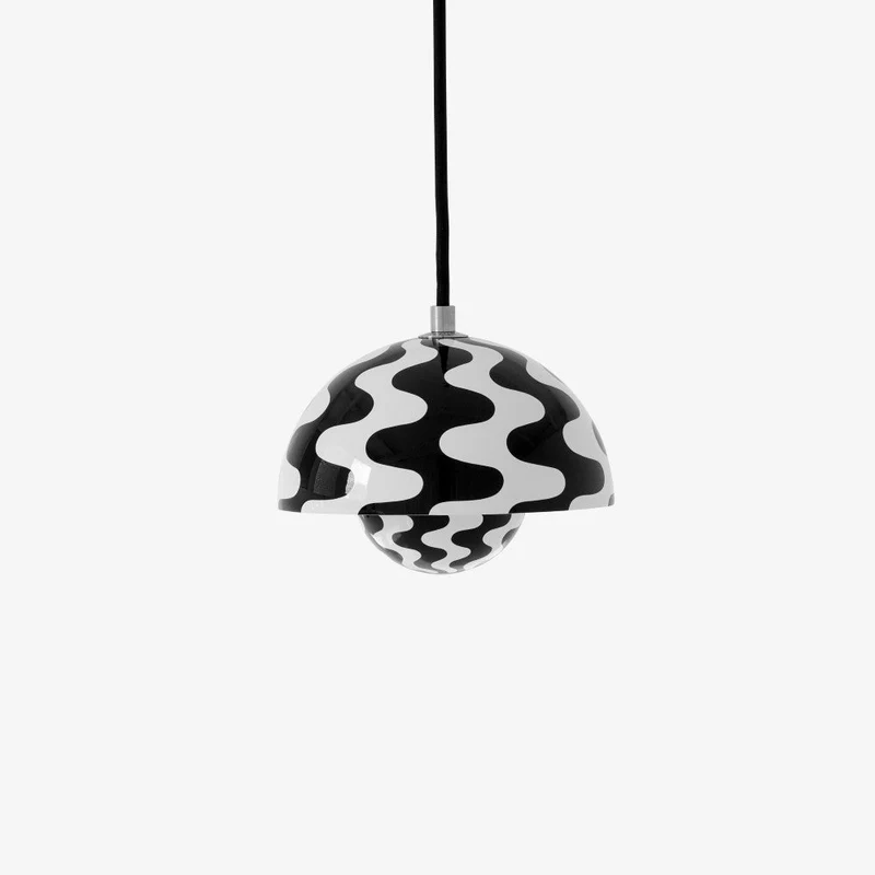 VP10 Flowerpot Pendelleuchte schwarz/weiß Muster - &Tradition