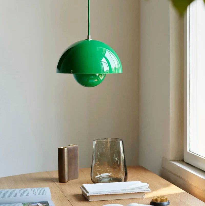 VP10 Flowerpot Pendelleuchte Signal Green - &Tradition