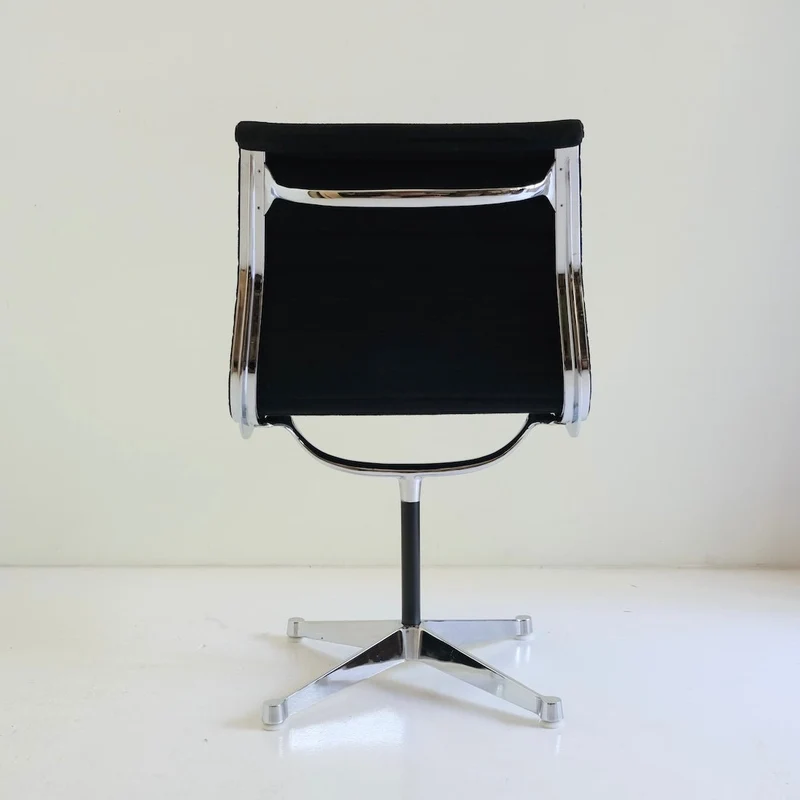 Vintage Eames Aluminium Chair EA 101 Buerostuhl - Herman Miller