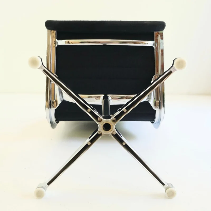 Vintage Eames Aluminium Chair EA 101 Buerostuhl - Herman Miller