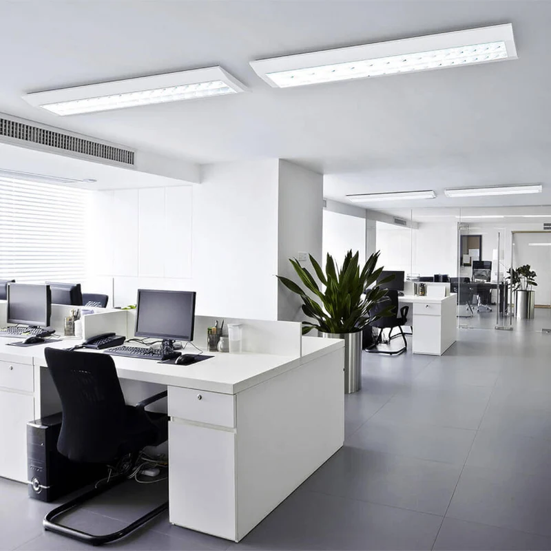 Flache LED Rasteranbauleuchte mit Doppelparabolraster 4000K 55W / 150cm oder 46 / 120cm