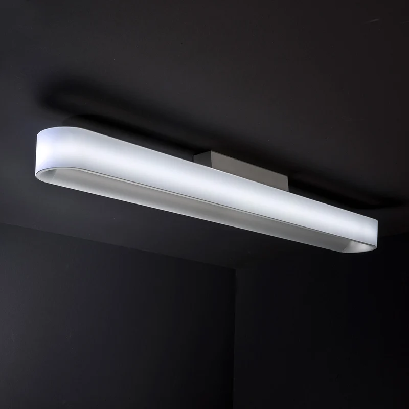 formschöne Rundung mit lichtverteilenden Kunststoff