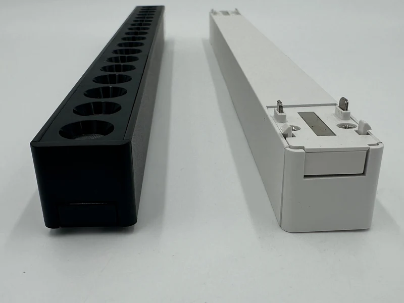 48V Schienenstrahler "Slim" 30W, Tuya, Schwarz oder Weiß