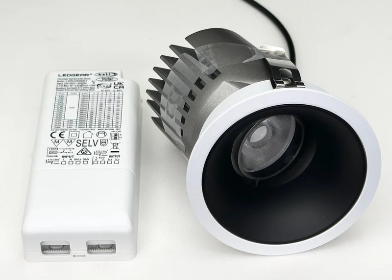 LED Einbaustrahler "Core", 15W, 2700K, CRI>90, IP20
