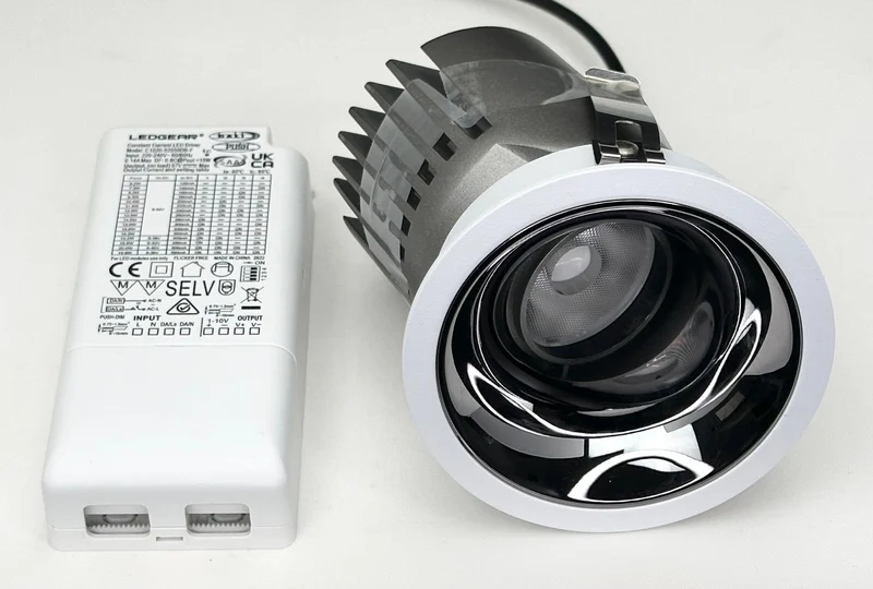 LED Einbaustrahler "Core", 15W, 2700K, CRI>90, IP20