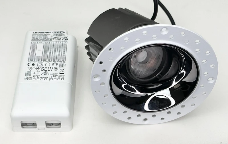 LED Einbaustrahler "Core", 15W, 2700K, CRI>90, IP20
