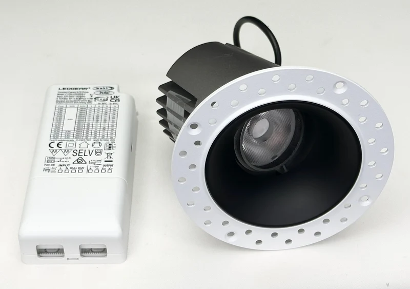 LED Einbaustrahler "Core", 15W, 2700K, CRI>90, IP20