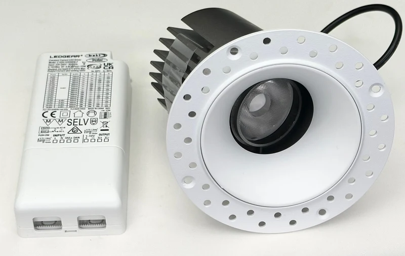 LED Einbaustrahler "Core", 15W, 2700K, CRI>90, IP20