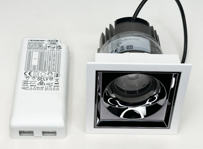 LED Einbaustrahler "Core", 15W, 2700K, CRI>90, IP20