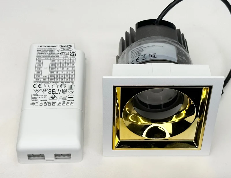 LED Einbaustrahler "Core", 15W, 2700K, CRI>90, IP20