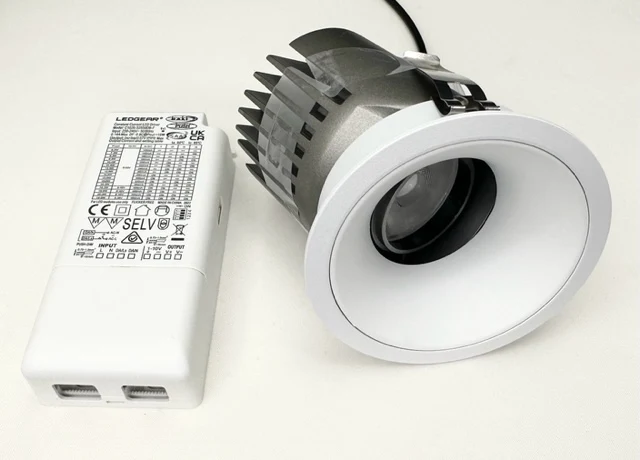 LED Einbaustrahler "Cora", 15W, 2700K, CRI>90, IP20