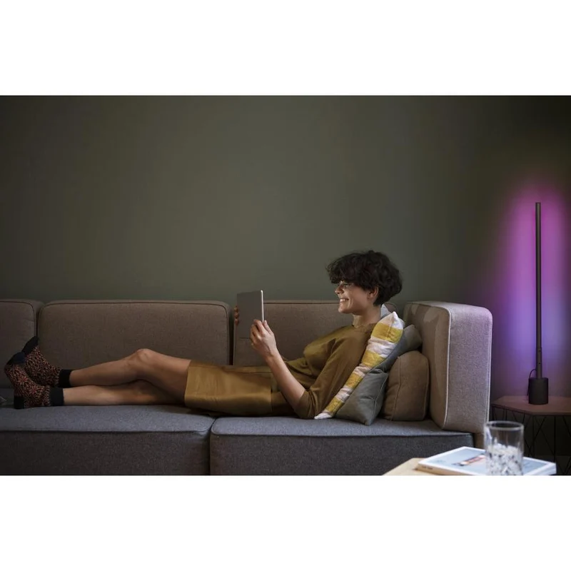 OSRAM SMART+ WIFI LED Eck-Stehleuchte, schmal, schwarz, 8W